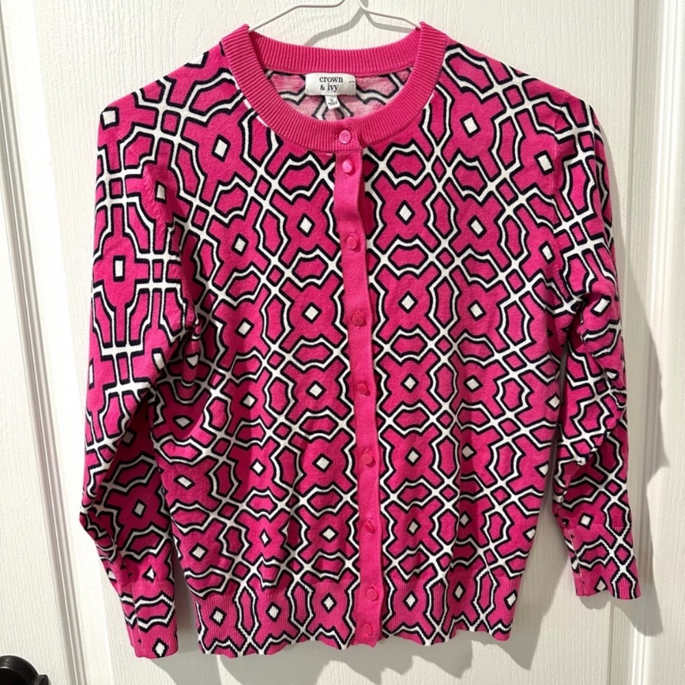Crown & Ivy Pink and White Geometric Trellis Print Cardigan Sweater